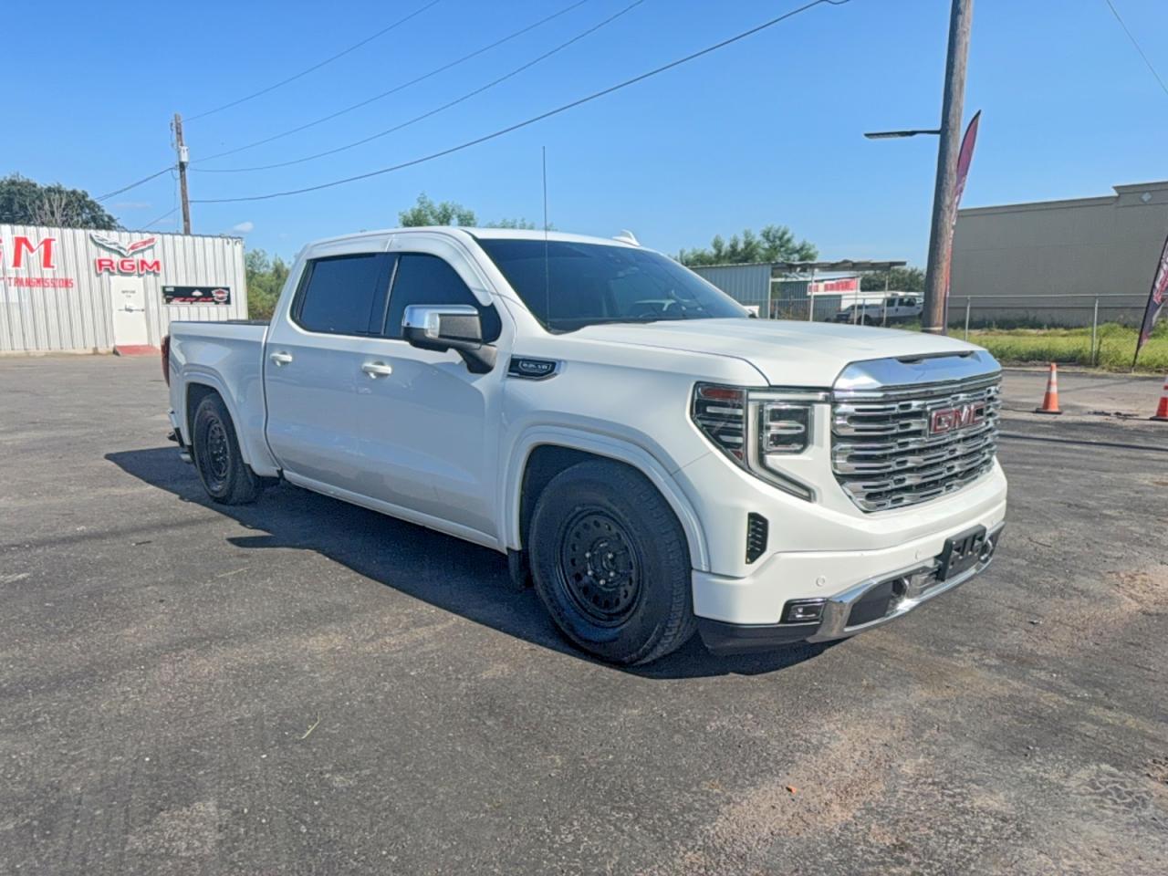 2022 GMC Sierra 1500 Elevation, VIN 3GTPHCED3NG548422 — Prior damage history