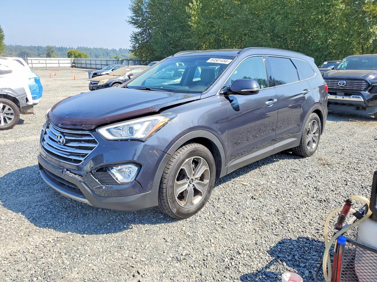 2013 Hyundai Santa Fe GLS, VIN KM8SNDHF7DU013915 — Front end