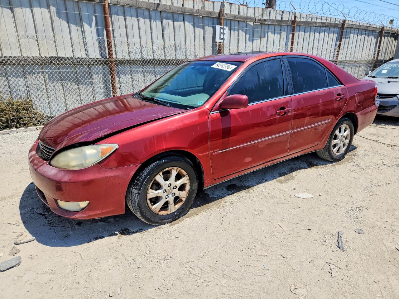 2005 Toyota Camry LE, VIN 4T1BE30K45U004528 — Front end