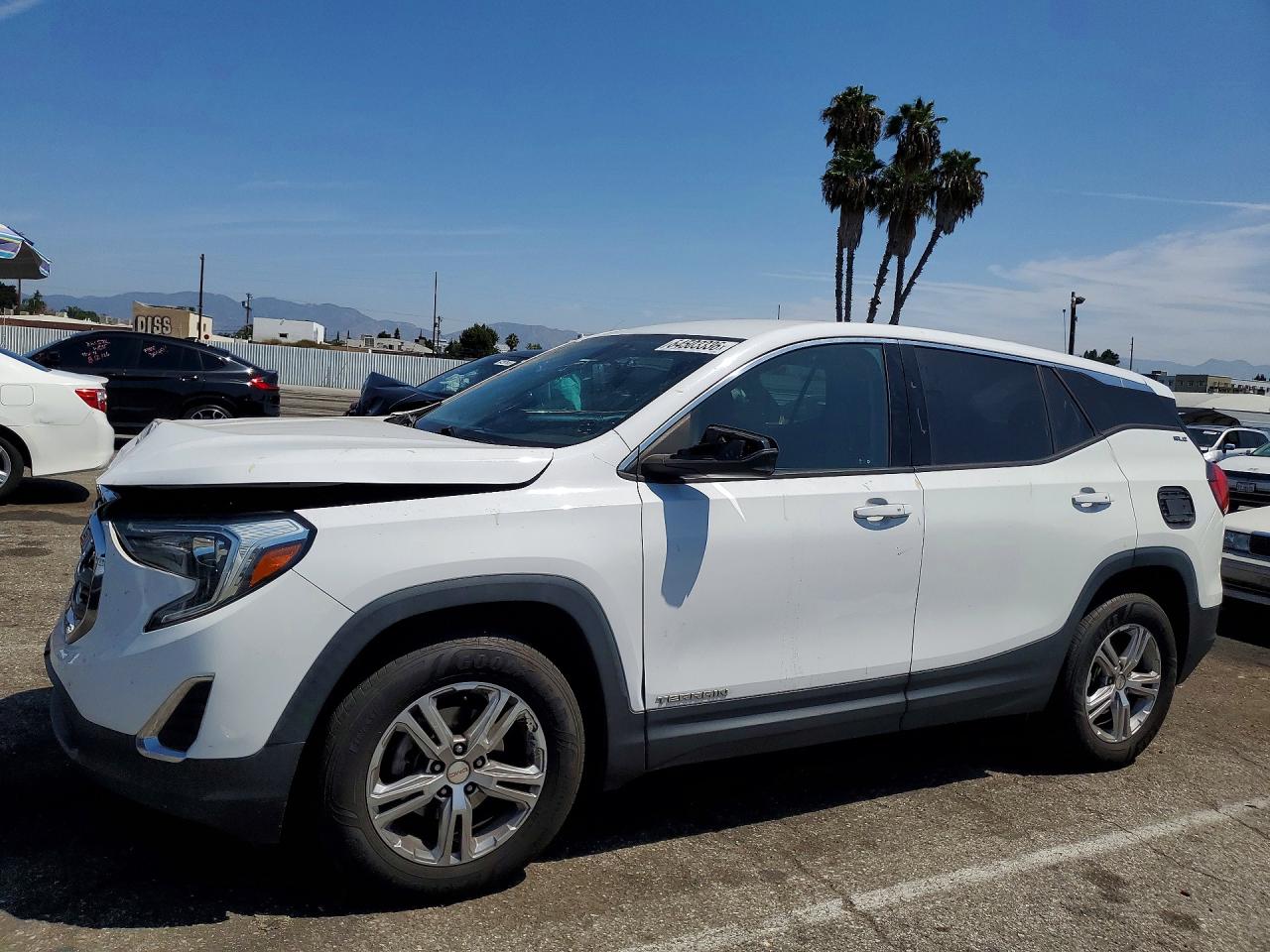 2019 GMC Terrain SLE, VIN 3GKALMEV4KL152445 — Перед