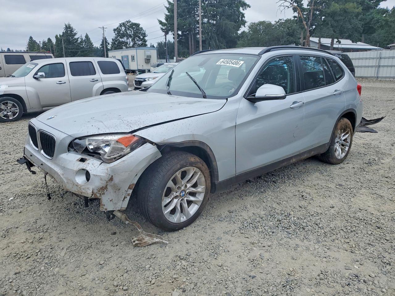 2015 BMW X1 xDrive28i, VIN WBAVL1C56FVY34079 — Front end