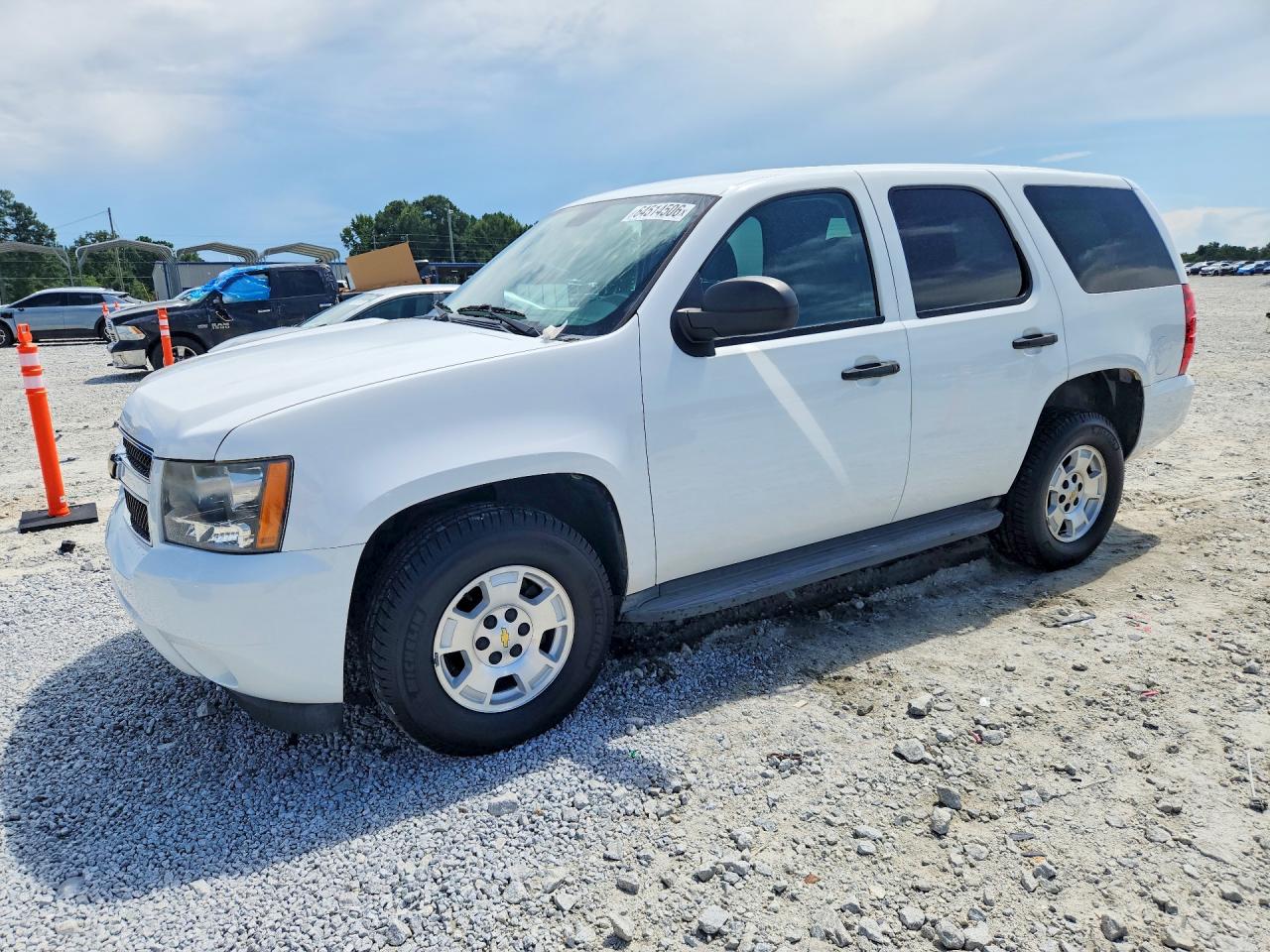 2014 Chevrolet Tahoe Commercial, VIN 1GNSK2E02ER172113 — Мелкие вмятины и царапины