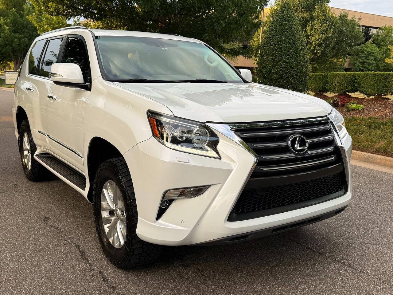 2015 Lexus GX 460, VIN JTJBM7FX8F5111477 — Minor dents and scratches