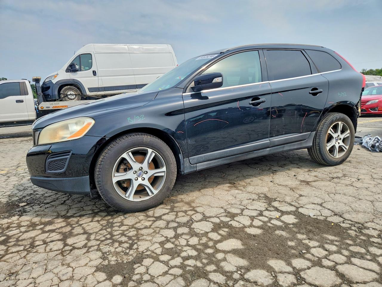 2011 Volvo XC60 3.0T, VIN YV4902DZ1B2189693 — Rear end