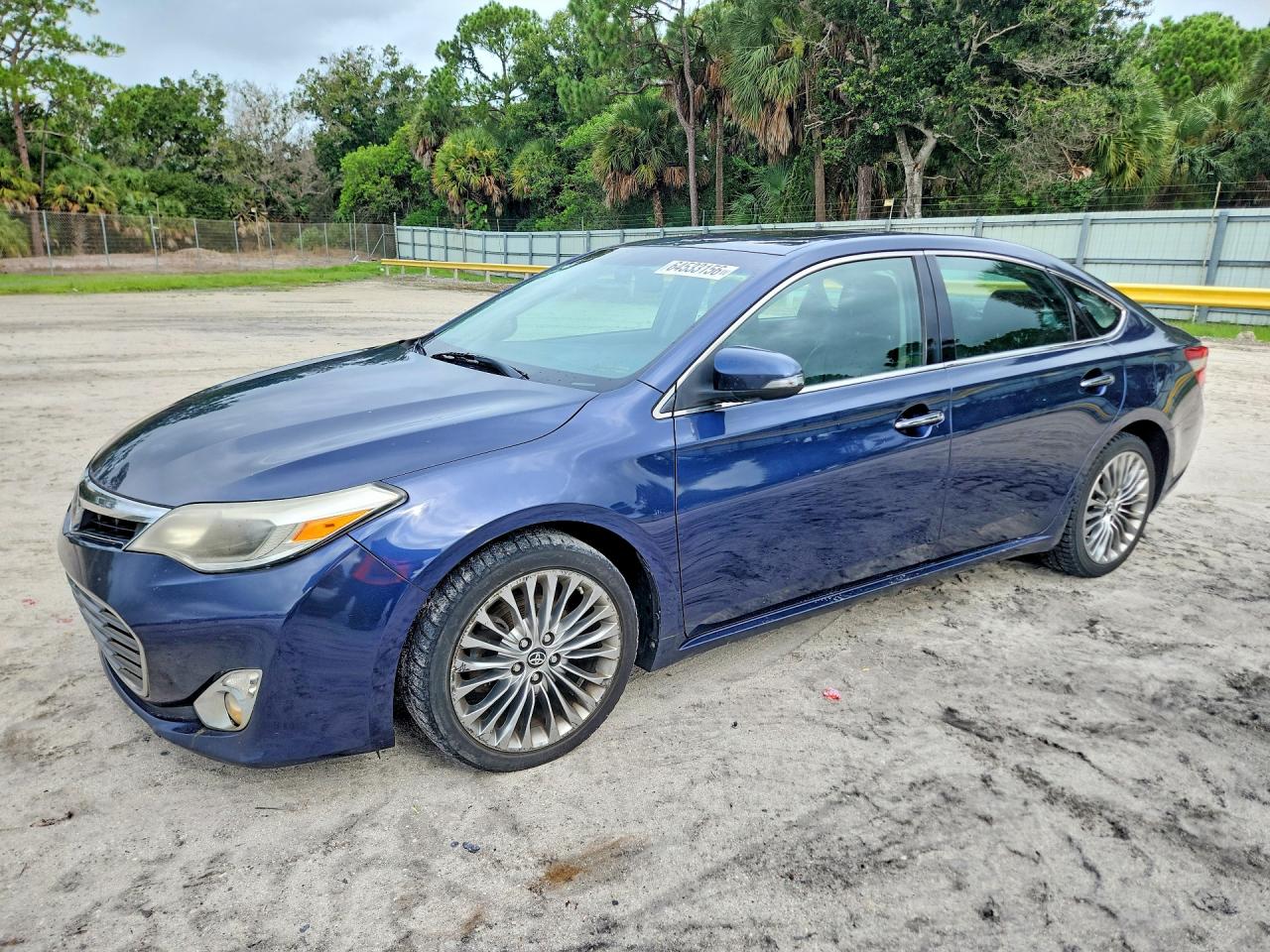 2014 Toyota Avalon XLE Touring, VIN 4T1BK1EB2EU106741 — Minor dents and scratches