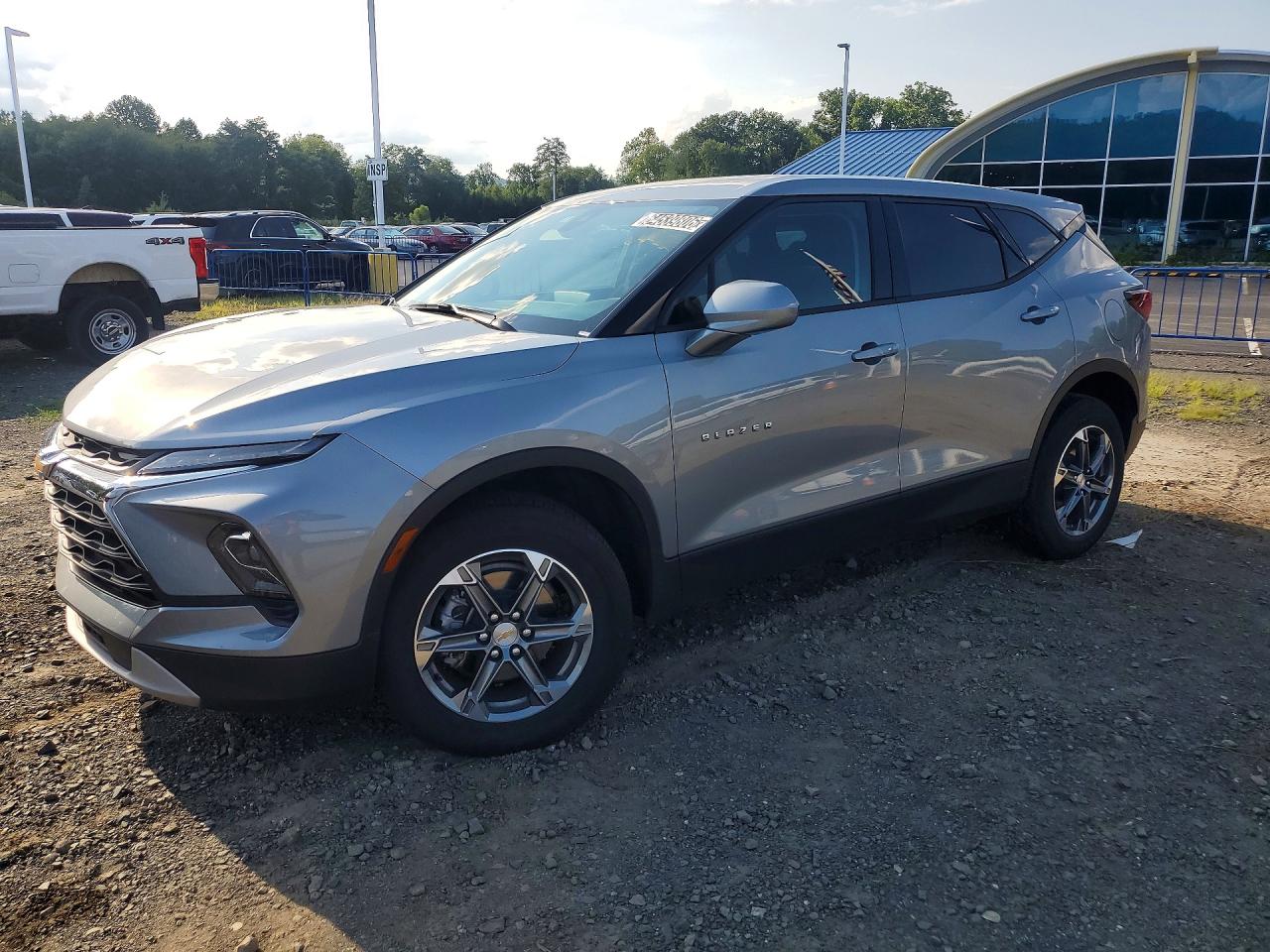 2025 Chevrolet Blazer LT, VIN 3GNKBCR47SS253040 — Перед