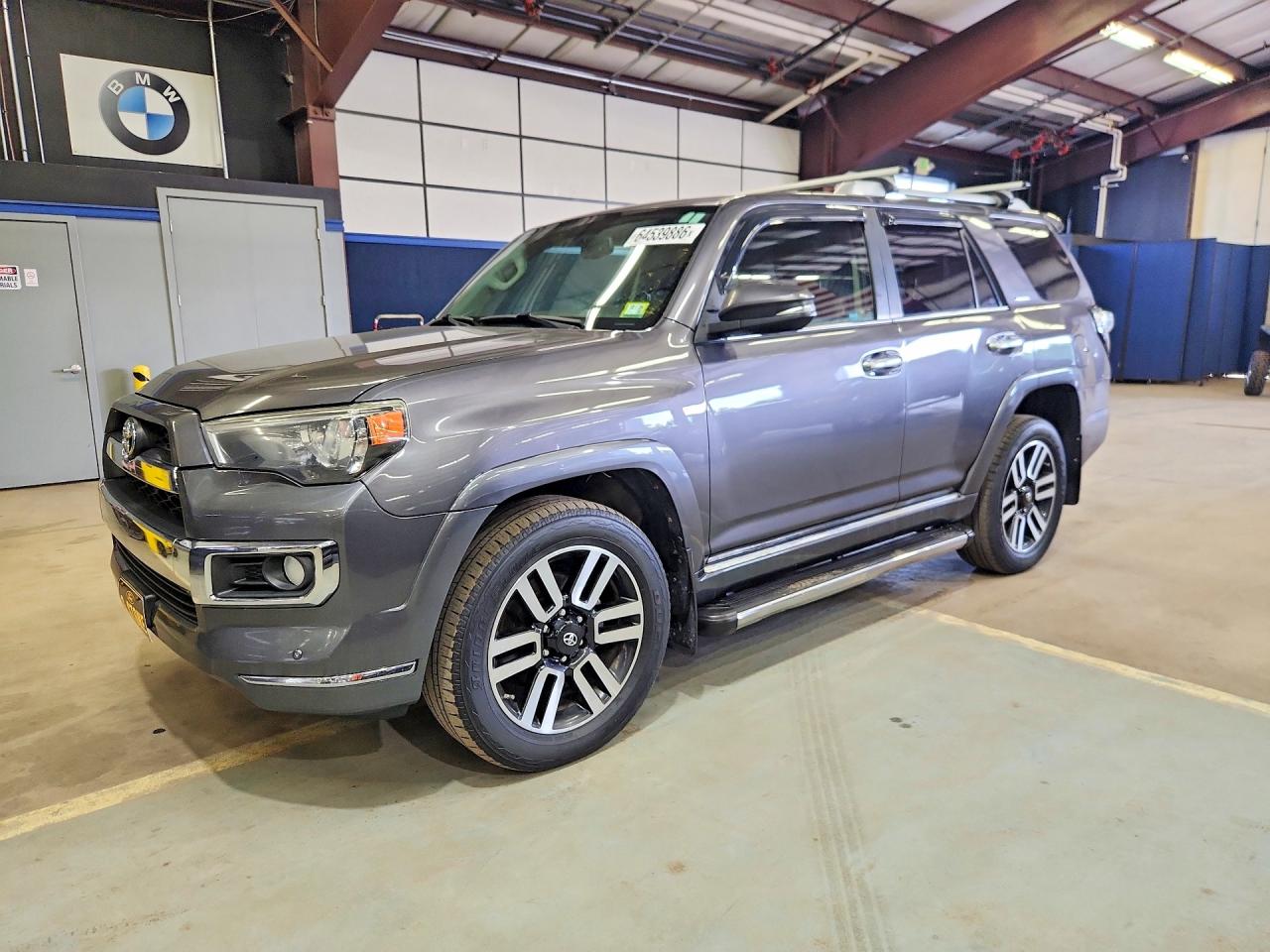 2015 Toyota 4Runner SR5, VIN JTEBU5JRXF5242194 — Мелкие вмятины и царапины