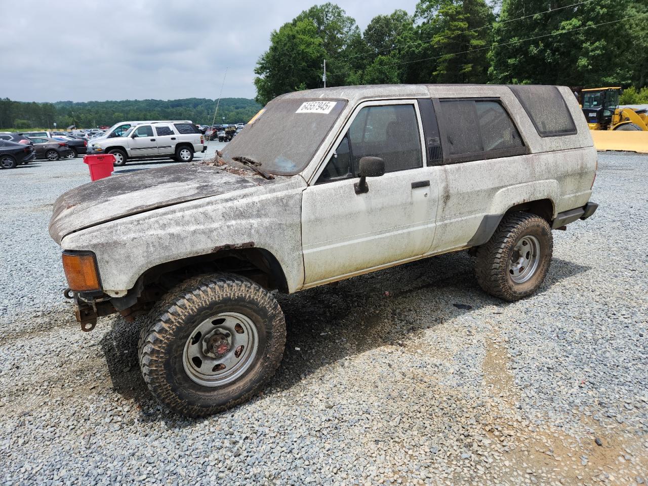 1986 Toyota 4Runner, VIN JT4RN62D4G0063477 — Front end