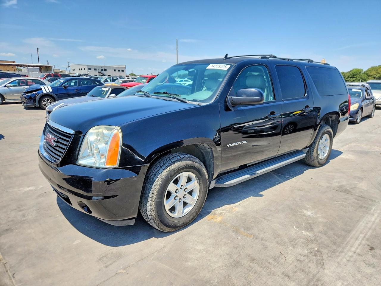 2013 GMC Yukon XL SLT, VIN 1GKS1KE05DR301539 — Side