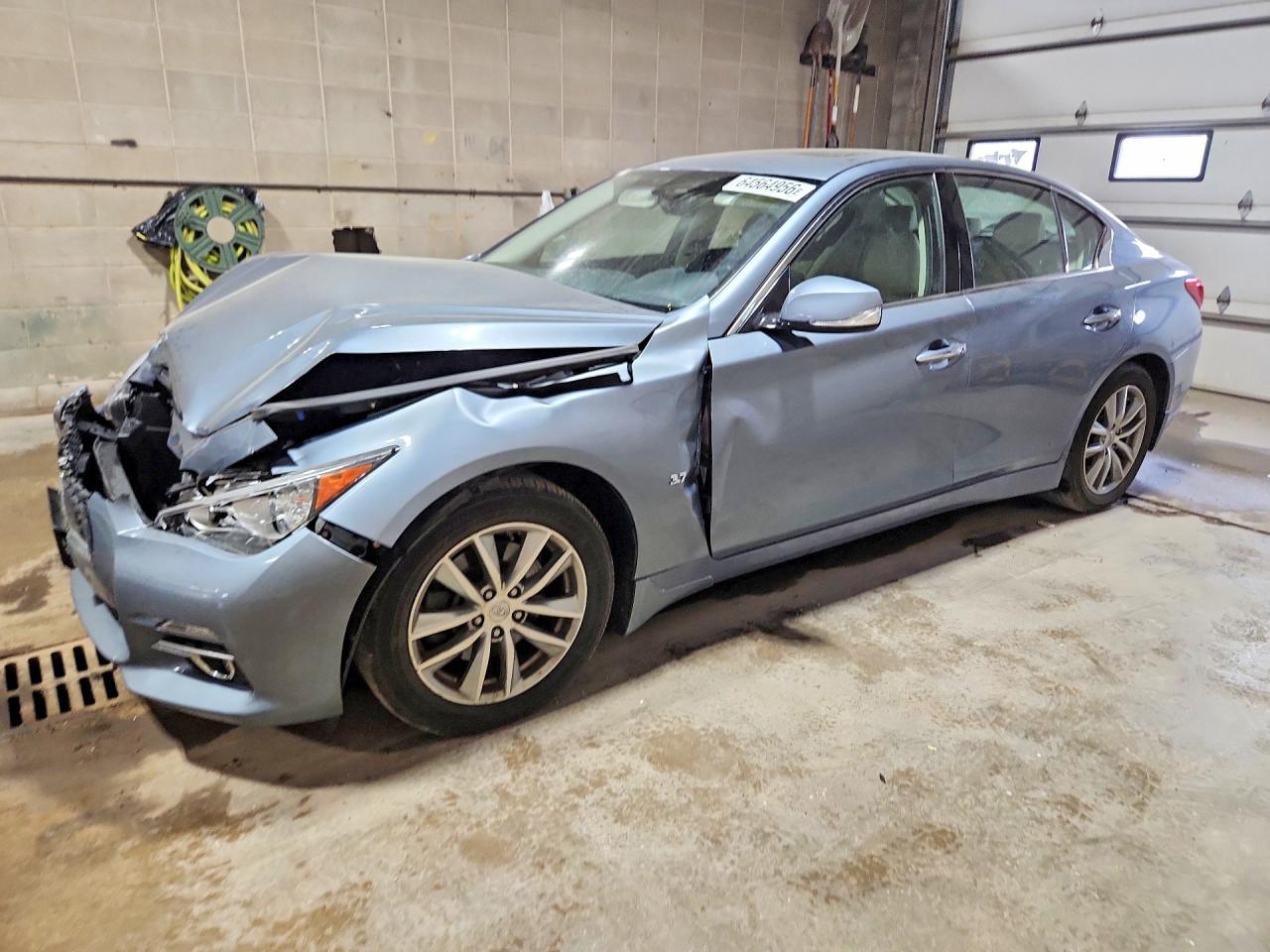2015 Infiniti Q50 Premium, VIN JN1BV7AR4FM404620 — Front end