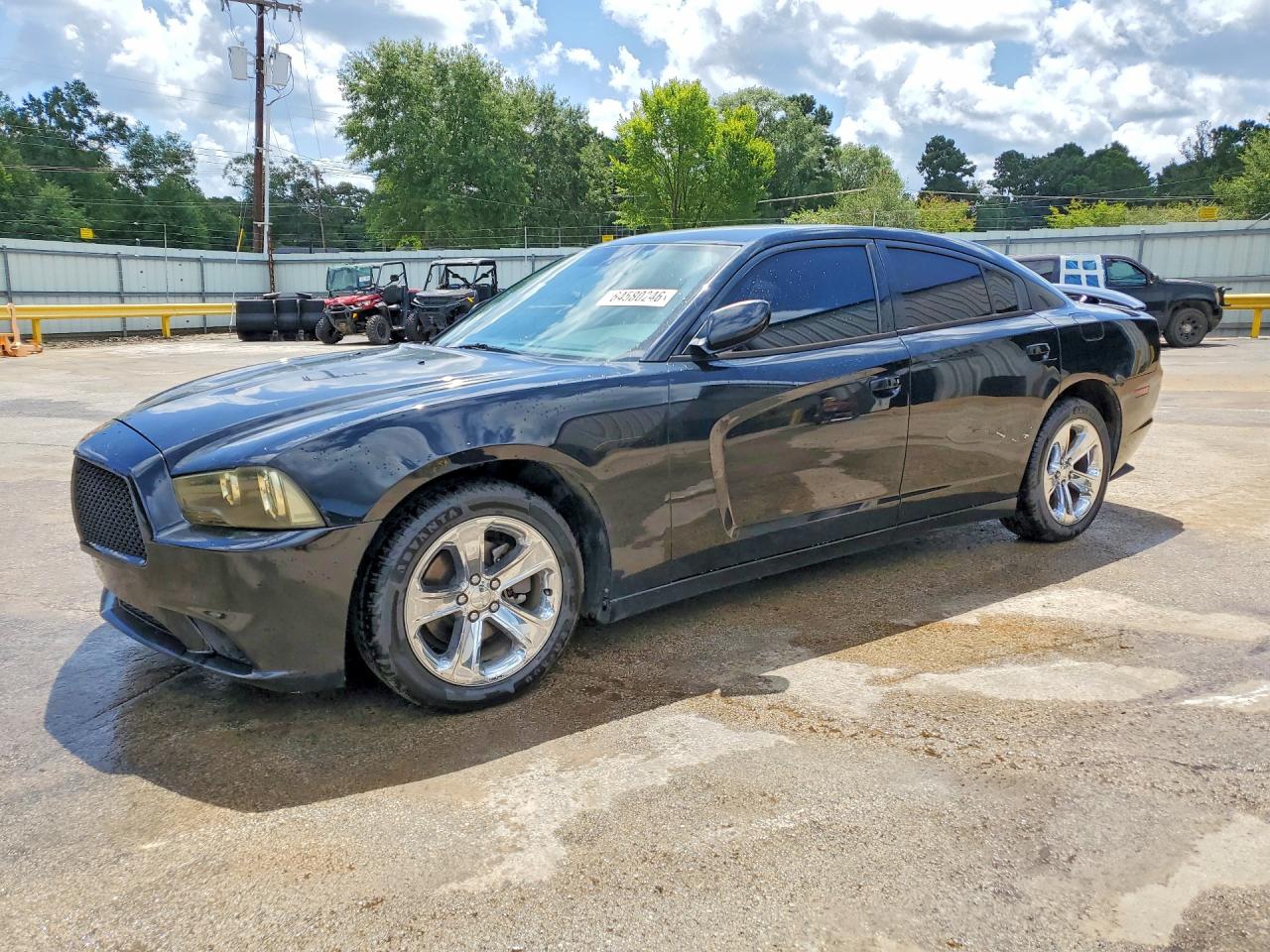 2013 Dodge Charger SE, VIN 2C3CDXBG5DH696378 — Бок