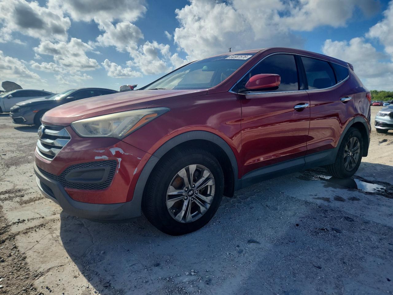 2016 Hyundai Santa Fe, VIN 5XYZT3LB2GG327131 — Minor dents and scratches