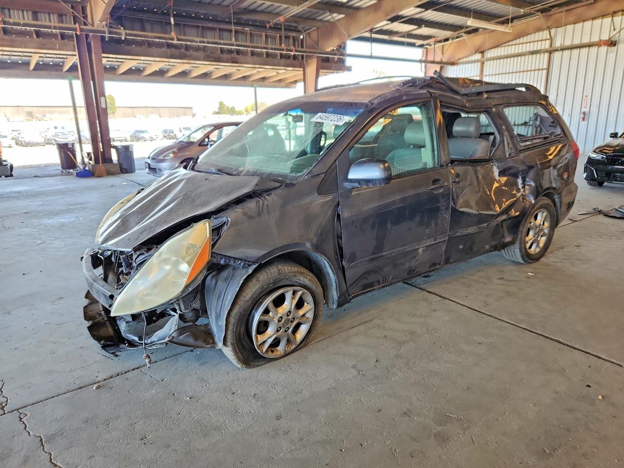 2006 Toyota Sienna XLE, VIN 5TDZA22CX6S414528 — Side