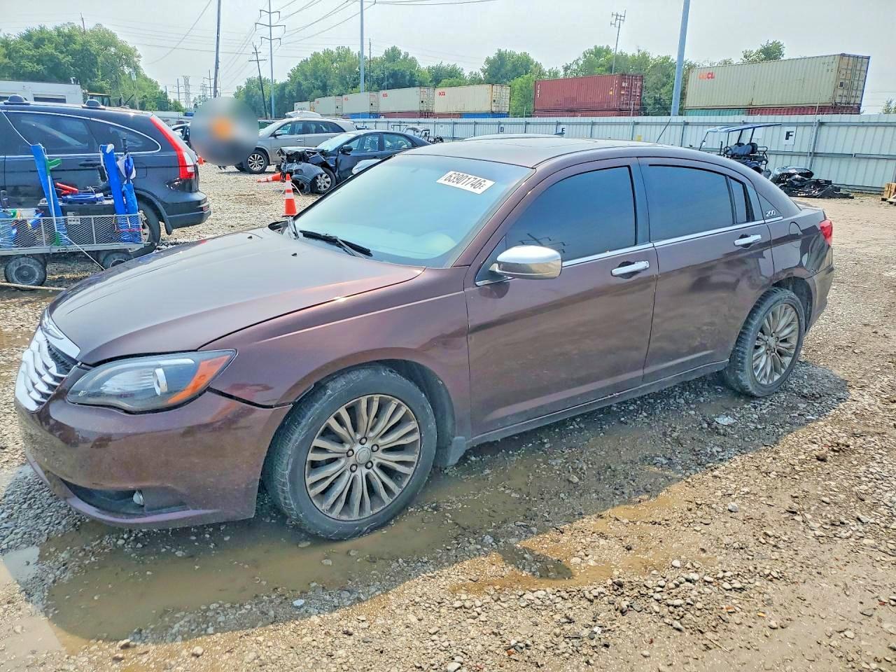 2013 Chrysler 200 Limited, VIN 1C3CCBCG4DN508770 — Side