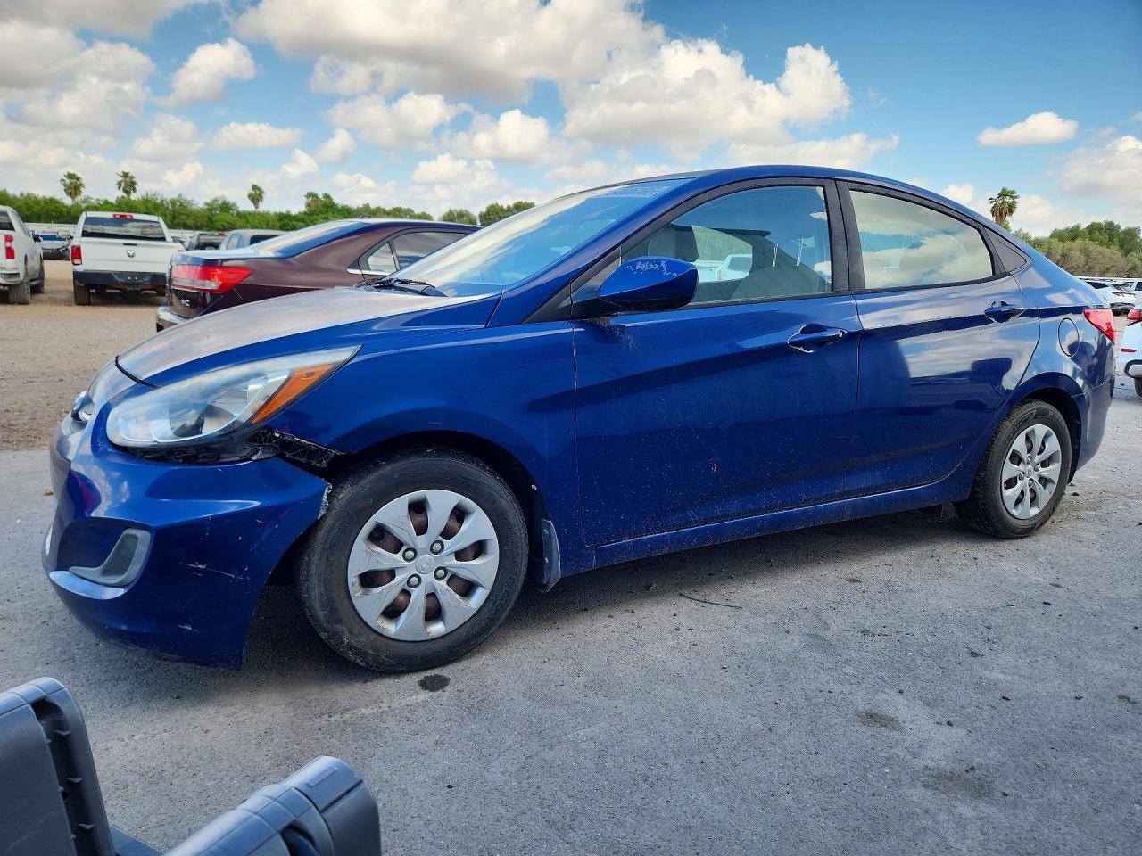 2016 Hyundai Accent SE, VIN KMHCT4AE3GU153945 — Перед