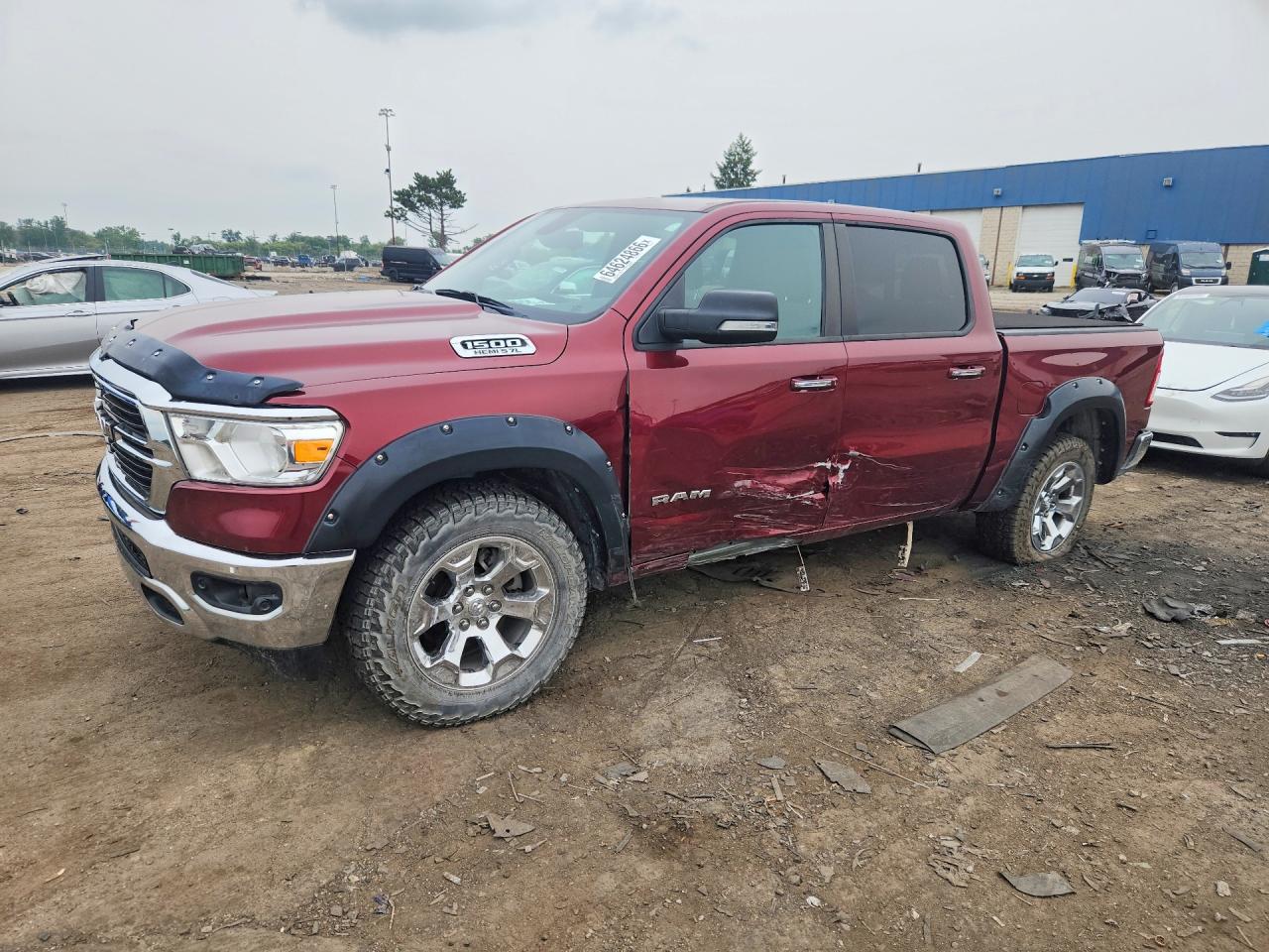2019 Ram 1500 Big Horn, VIN 1C6SRFFT5KN575789 — Бок