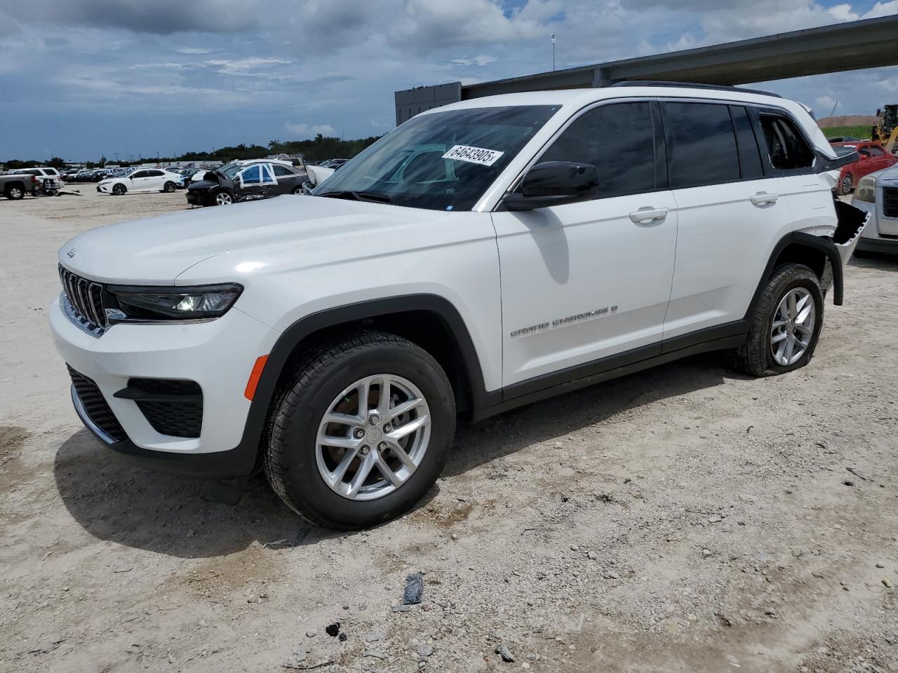 2025 Jeep Grand Cherokee Altitude X, VIN 1C4RJGAG5SC290133 — Rear end