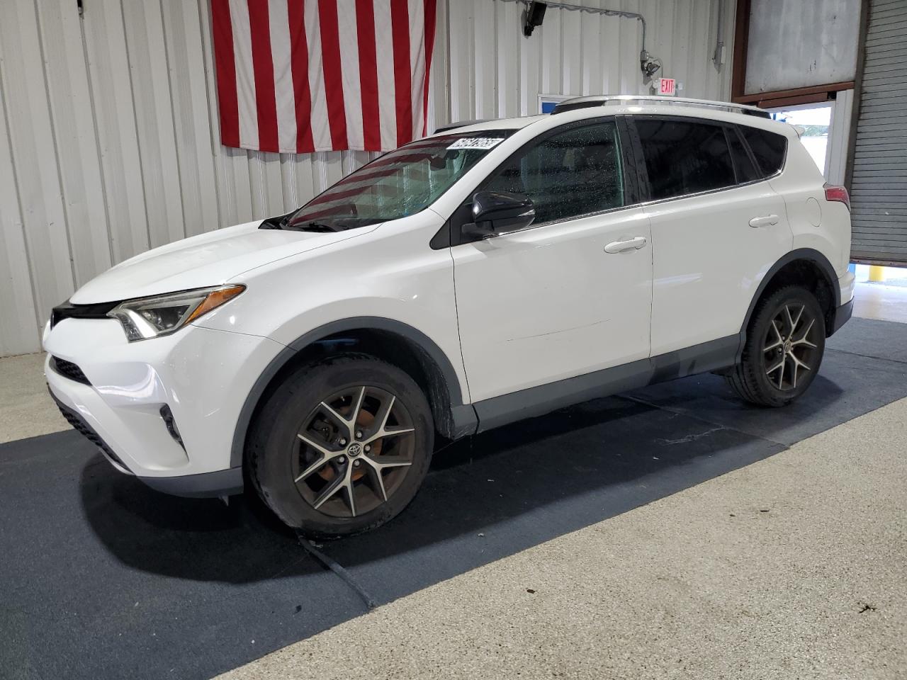 2017 Toyota RAV4 SE, VIN 2T3NFREV3HW329960 — Normal wear