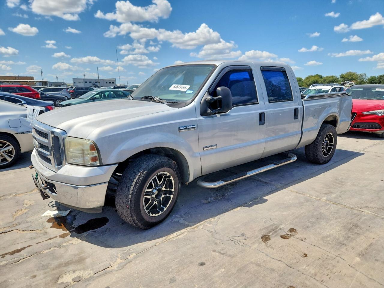 2005 Ford F-250 XL, VIN 1FTSW20P15ED09762 — Side