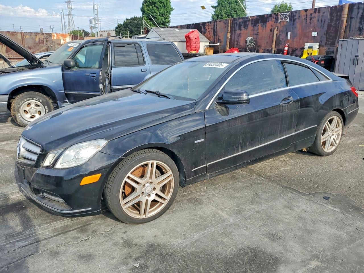 2012 Mercedes-Benz E 350, VIN WDDKJ5KBXCF162243 — Rear end