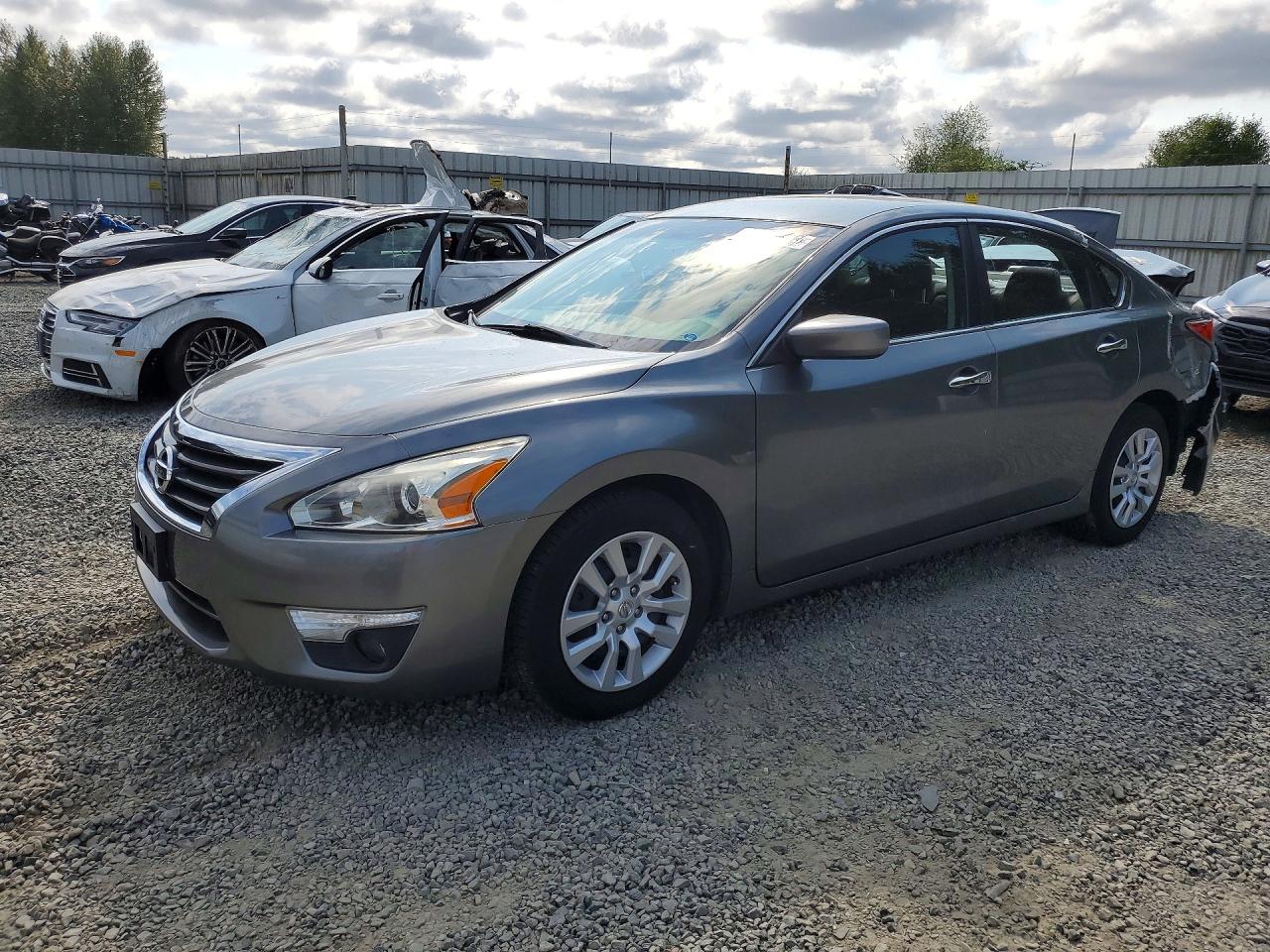 2014 Nissan Altima S, VIN 1N4AL3APXEC107321 — Rear end