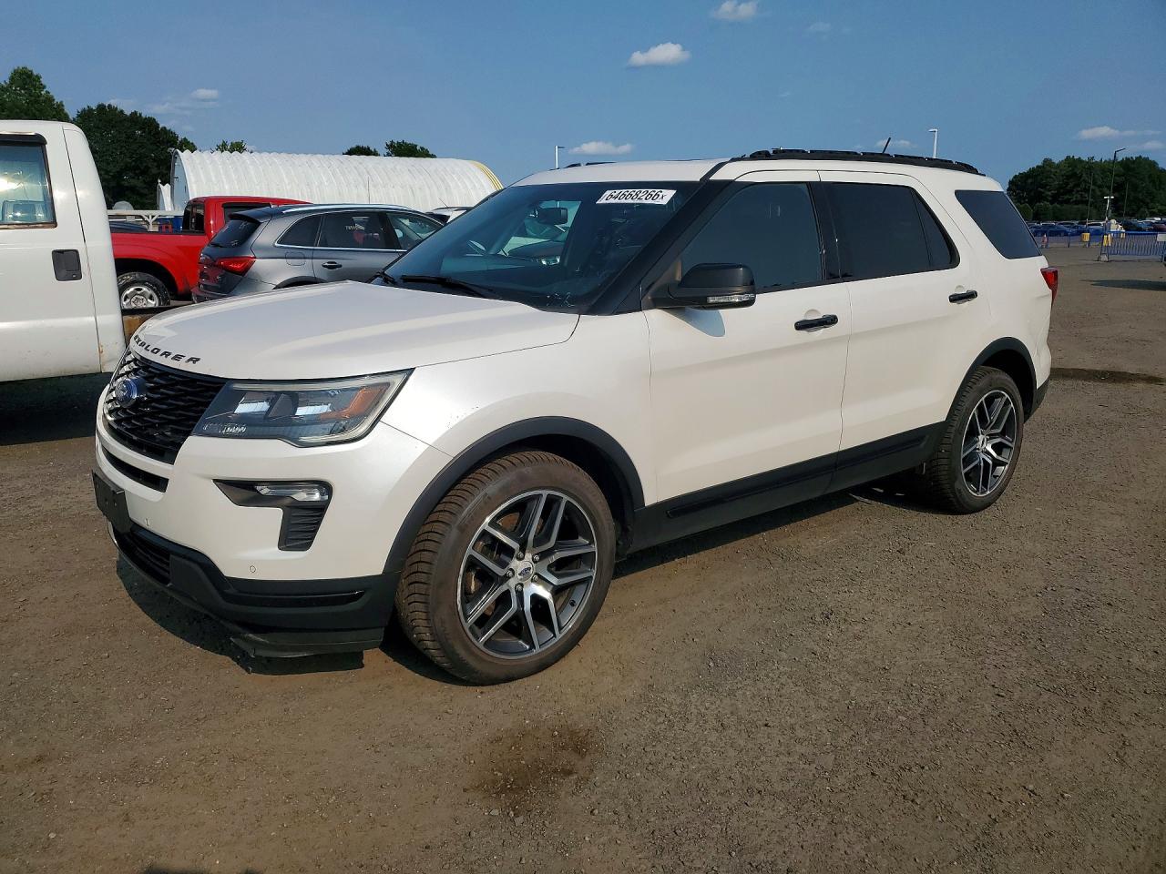2018 Ford Explorer Sport, VIN 1FM5K8GT3JGA62074 — Мелкие вмятины и царапины