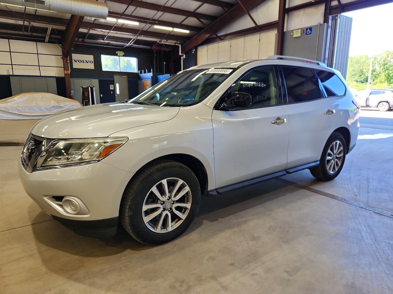 2016 Nissan Pathfinder Platinum, VIN 5N1AR2MM5GC617465 — Мелкие вмятины и царапины