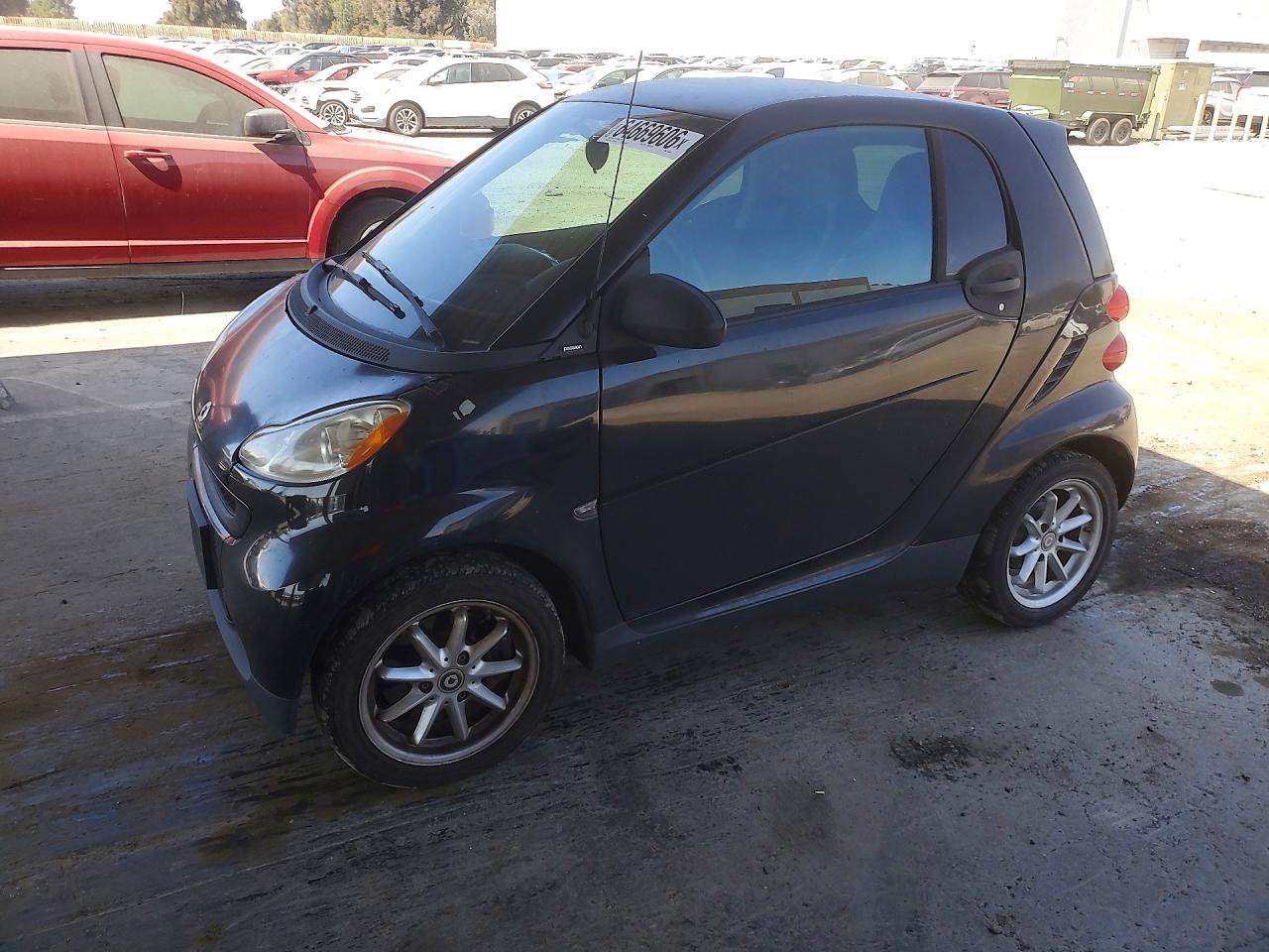 2009 Smart fortwo Pure, VIN WMEEJ31X79K273021 — Перед