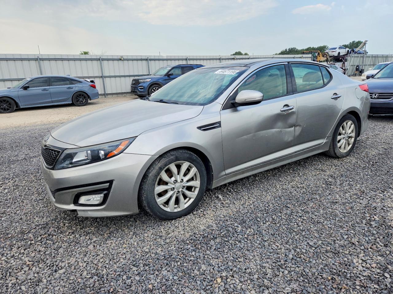 2015 Kia Optima EX, VIN 5XXGN4A75FG395223 — Side