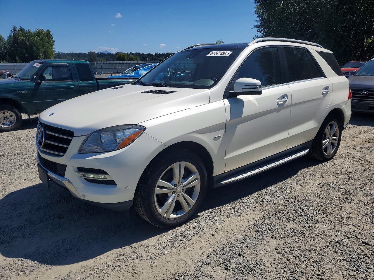 2012 Mercedes-Benz M 350, VIN 4JGDA5HB9CA012305 — Front end