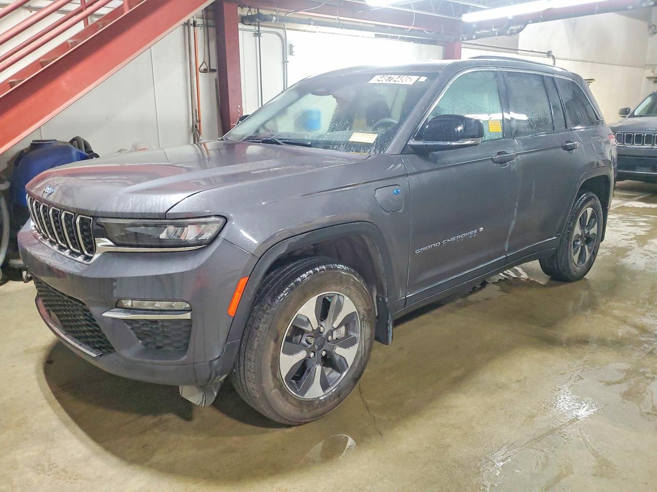 2022 Jeep Grand Cherokee, VIN 1C4RJYB69N8757783 — Normal wear