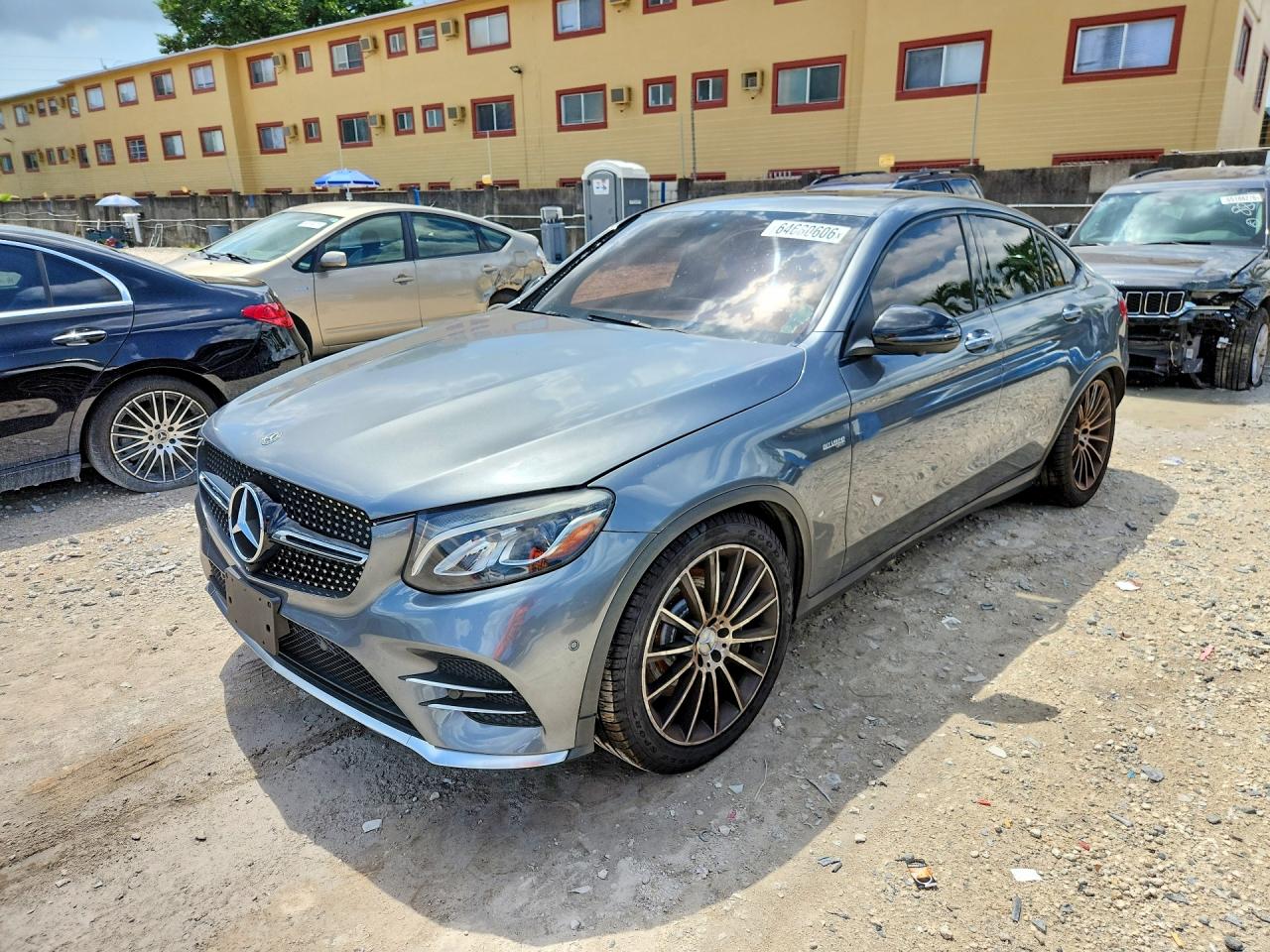 2017 Mercedes-Benz GLC 43 AMG, VIN WDC0J6EB3HF285211 — Мелкие вмятины и царапины