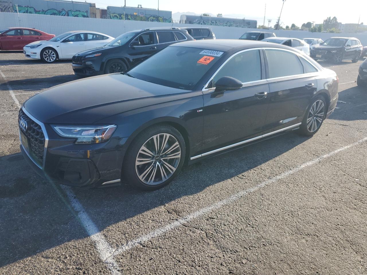 2022 Audi A8, VIN WAULDAF8XNN002950 — Пожар в салоне