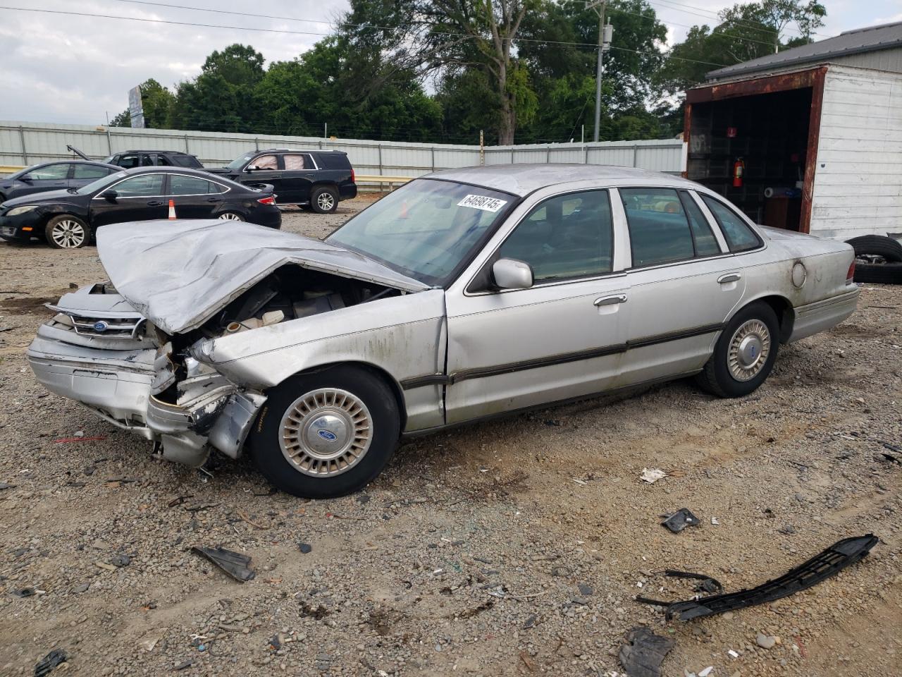 1997 Ford Crown Victoria Police, VIN 2FALP71W2VX117484 — Front end