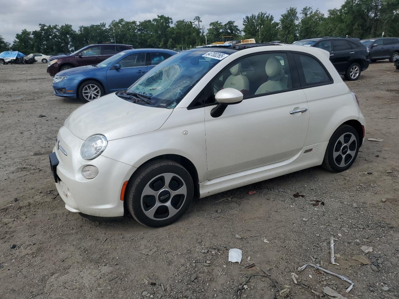 2015 FIAT 500e, VIN 3C3CFFGE0FT638328 — Roof