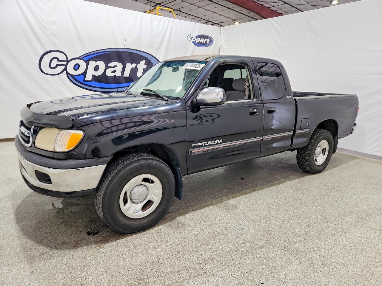 2001 Toyota Tundra SR5, VIN 5TBRN34151S142557 — Side