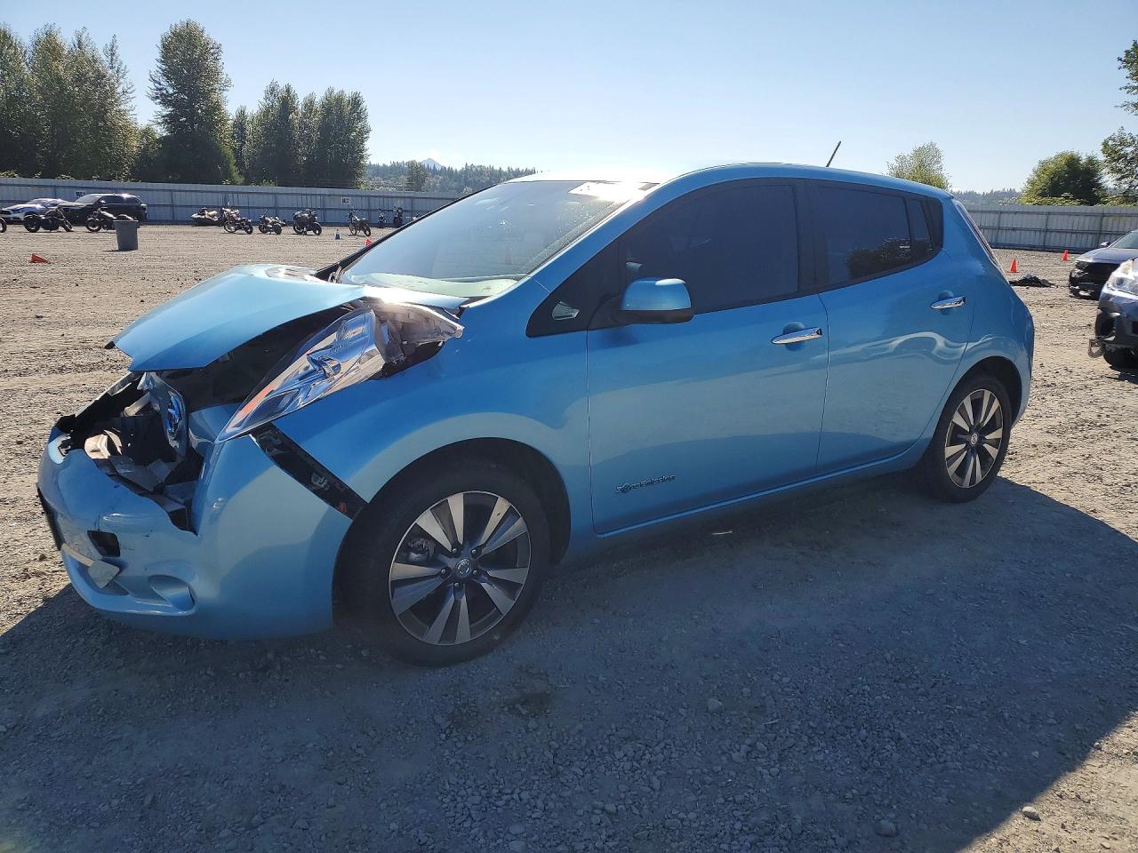 2015 Nissan LEAF SV, VIN 1N4AZ0CP1FC313669 — Front end