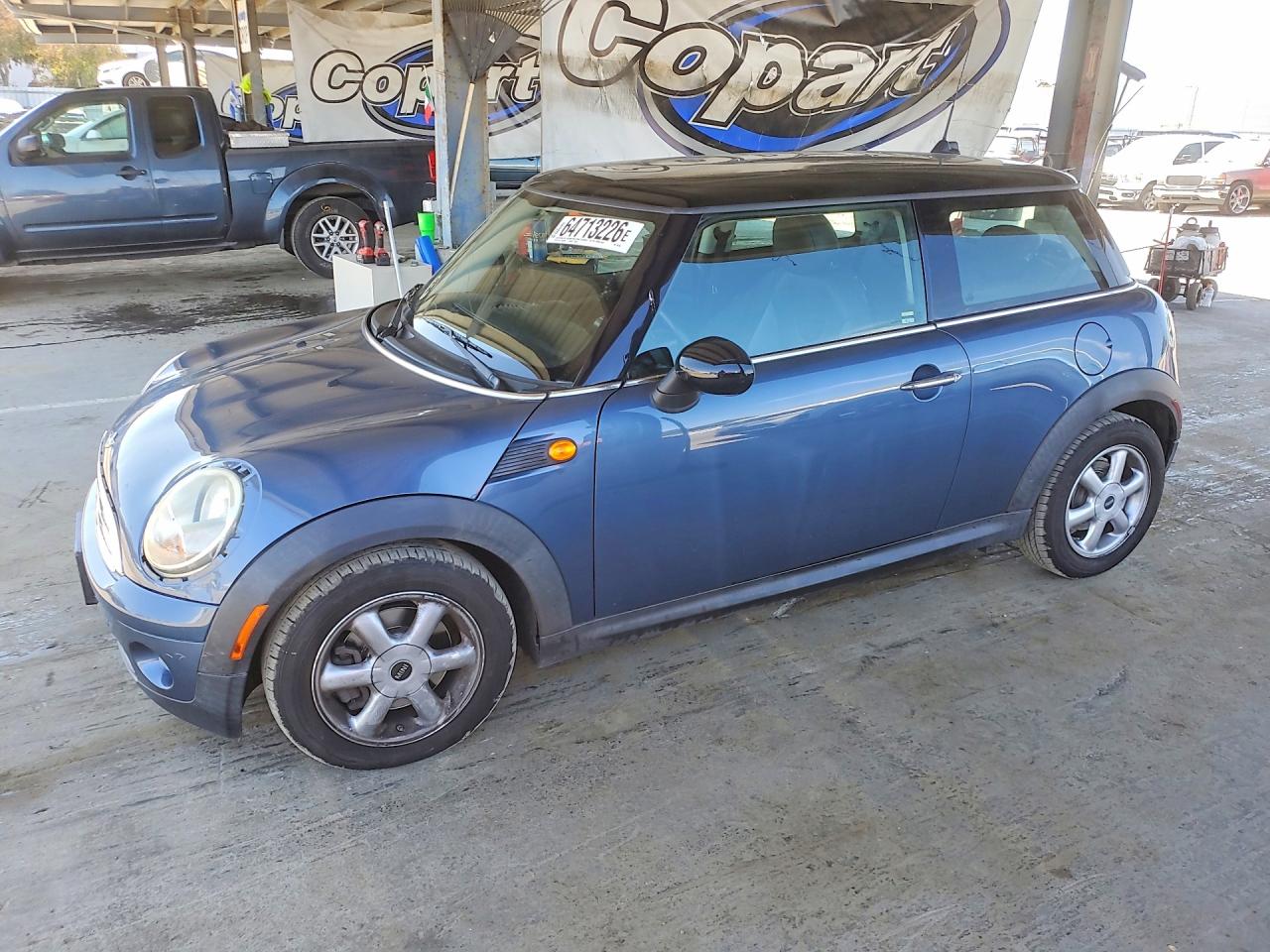 2010 MINI Hardtop, VIN WMWMF3C51ATZ66394 — Normal wear