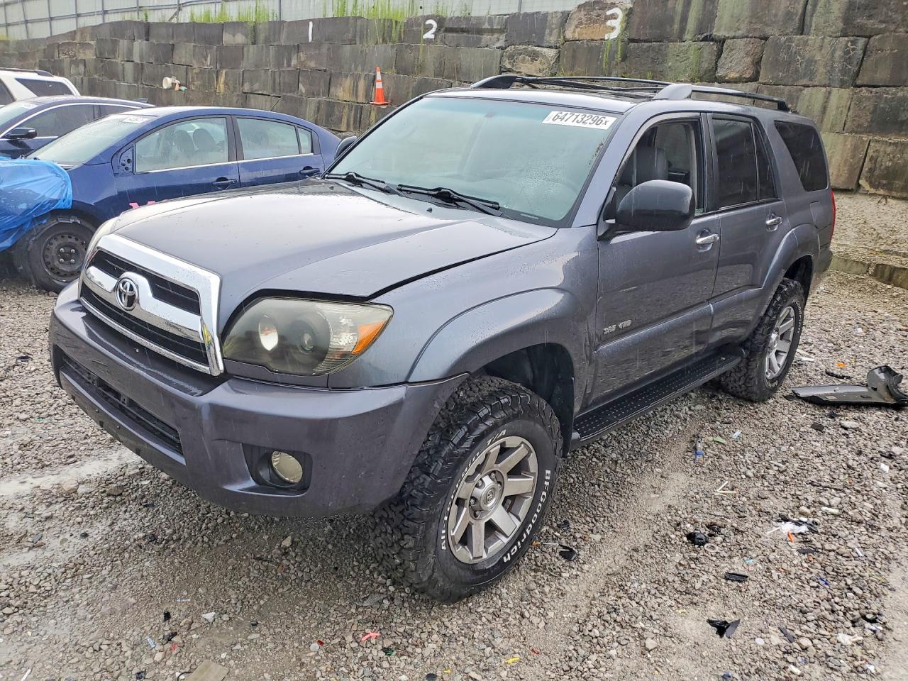 2006 Toyota 4Runner SR5 Sport, VIN JTEBU14R268065417 — Minor dents and scratches