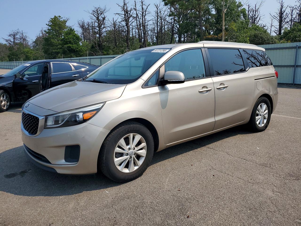 2016 Kia Sedona LX, VIN KNDMB5C11G6151868 — Minor dents and scratches