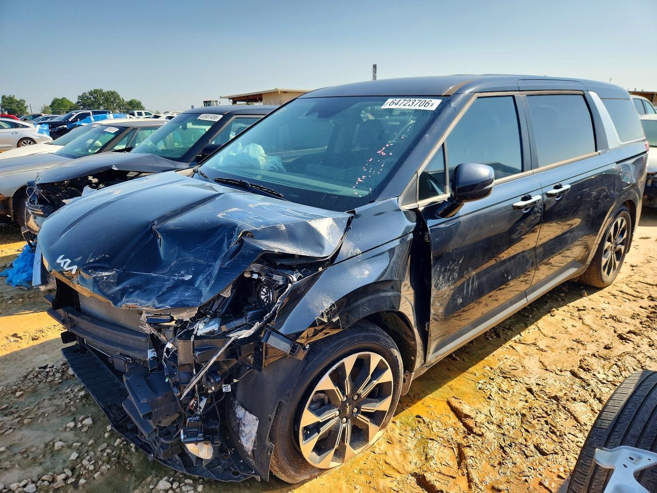 2024 Kia Carnival EX, VIN KNDNC5H38R6314157 — Перед