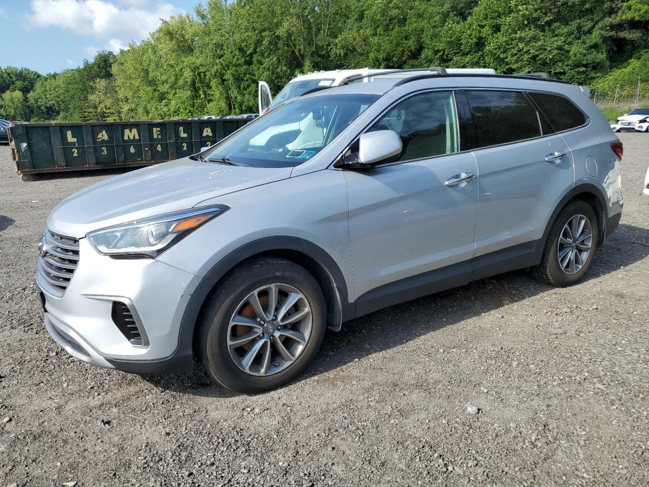 2017 Hyundai Santa Fe SE, VIN KM8SMDHF4HU199597 — Minor dents and scratches