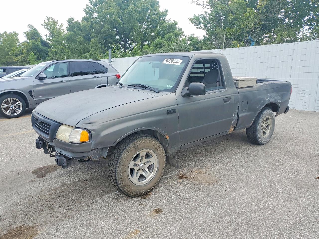 2000 Mazda B-Series SX, VIN 4F4YR12VXYTM07865 — Front end