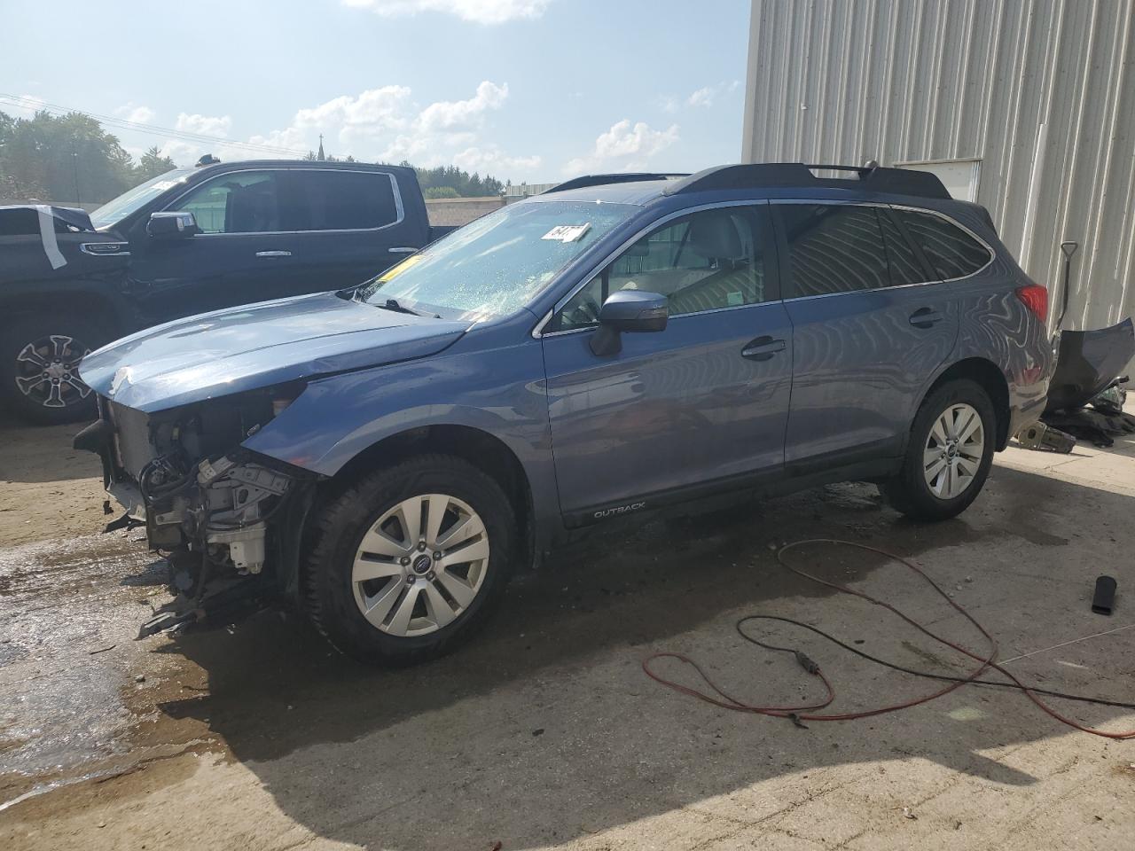 2016 Subaru Outback Premium, VIN 4S4BSBHC4G3242145 — Front end