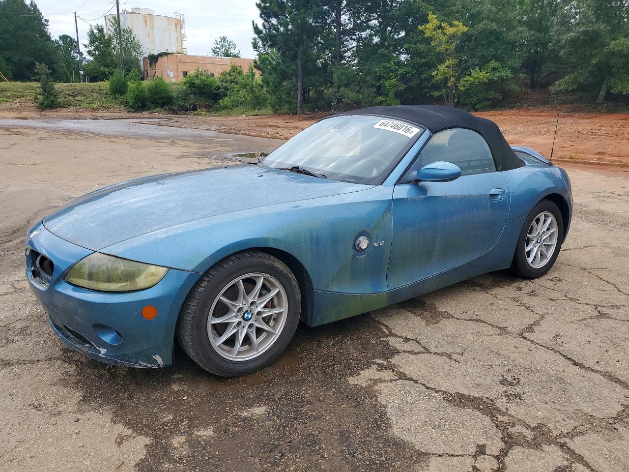 2005 BMW Z4 2.5i, VIN 4USBT33575LS57276 — Front end