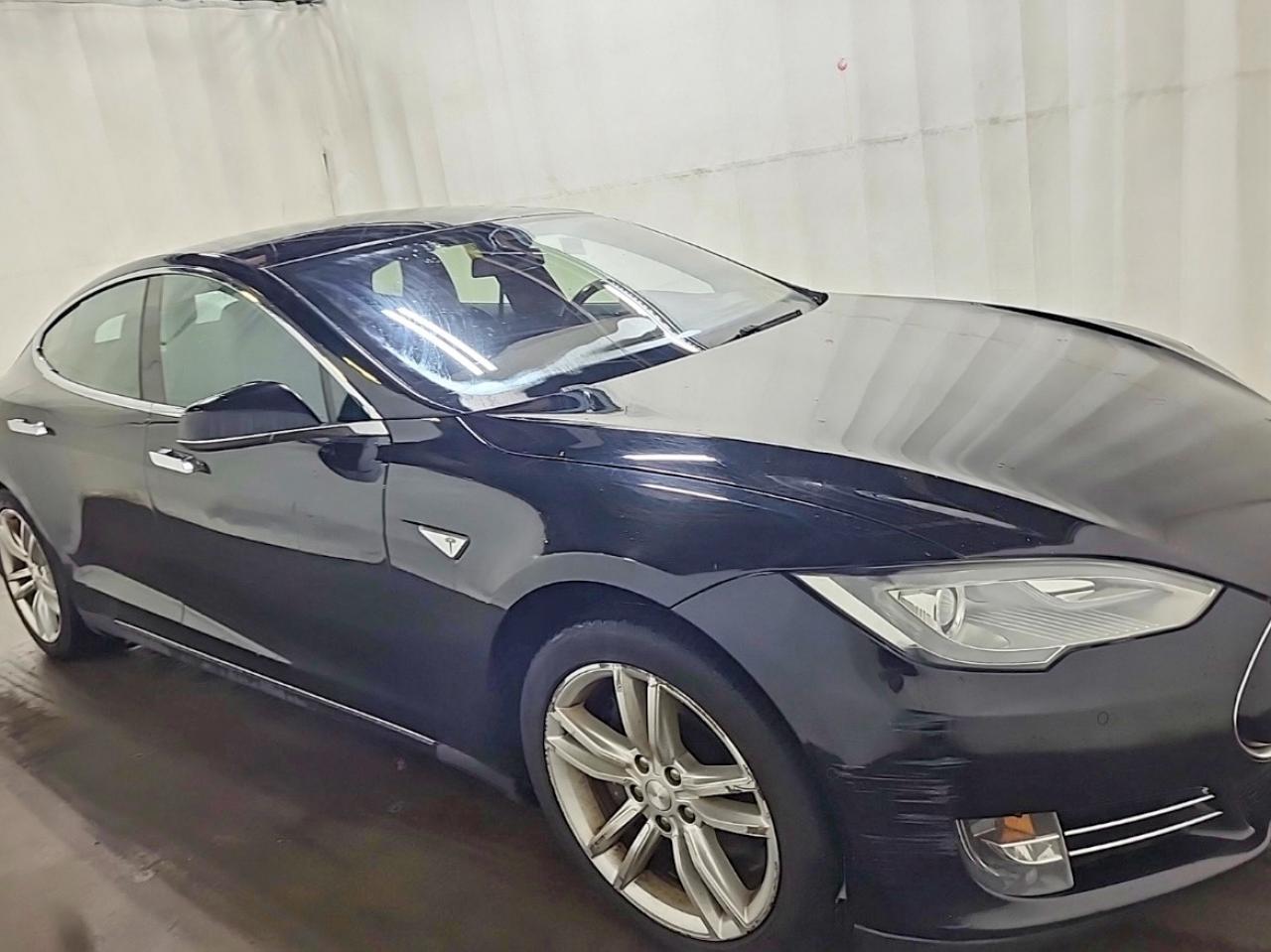 2015 Tesla Model S 85, VIN 5YJSA1H1XFFP78583 — Обычный износ