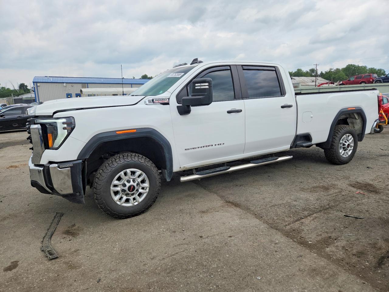 2024 GMC Sierra 2500HD Pro, VIN 1GT49LEY6RF403885 — Front end