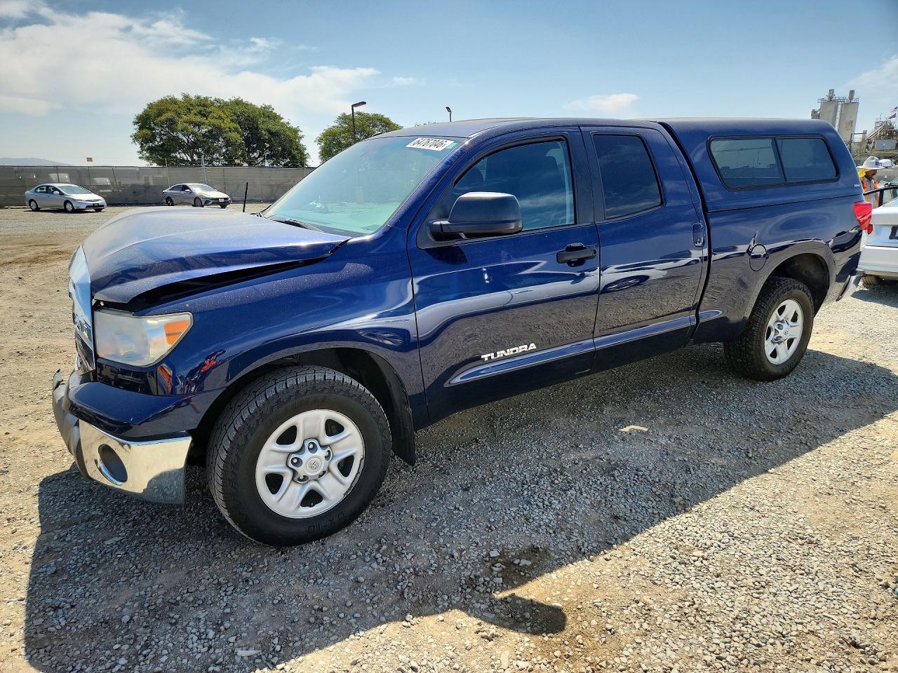 2013 Toyota Tundra, VIN 5TFRM5F10DX055456 — Перед
