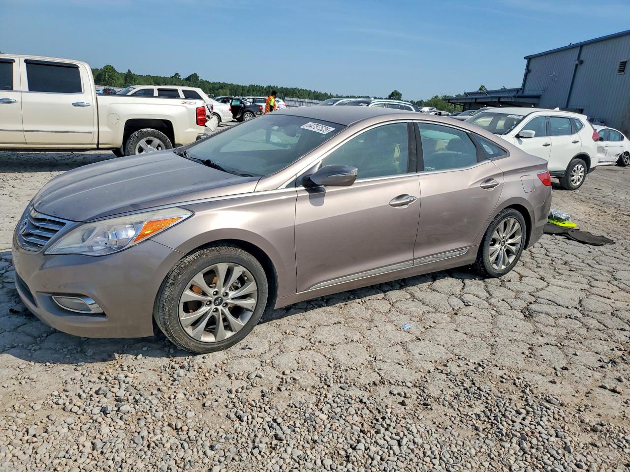 2013 Hyundai Azera, VIN KMHFG4JG8DA226825 — Перед