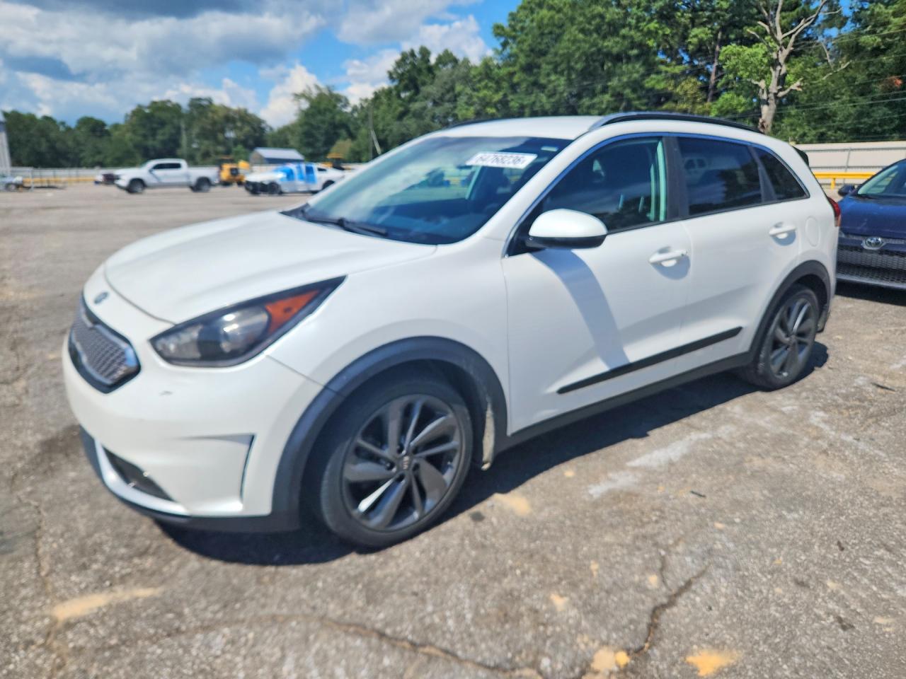 2017 Kia Niro EX, VIN KNDCC3LC8H5065513 — Minor dents and scratches